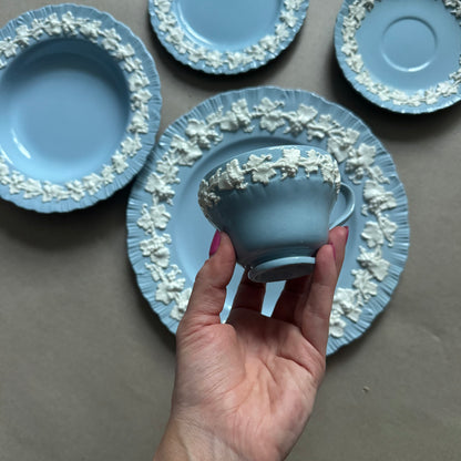 Set of 5 Queensware Wedgwood dining set plates and tea set