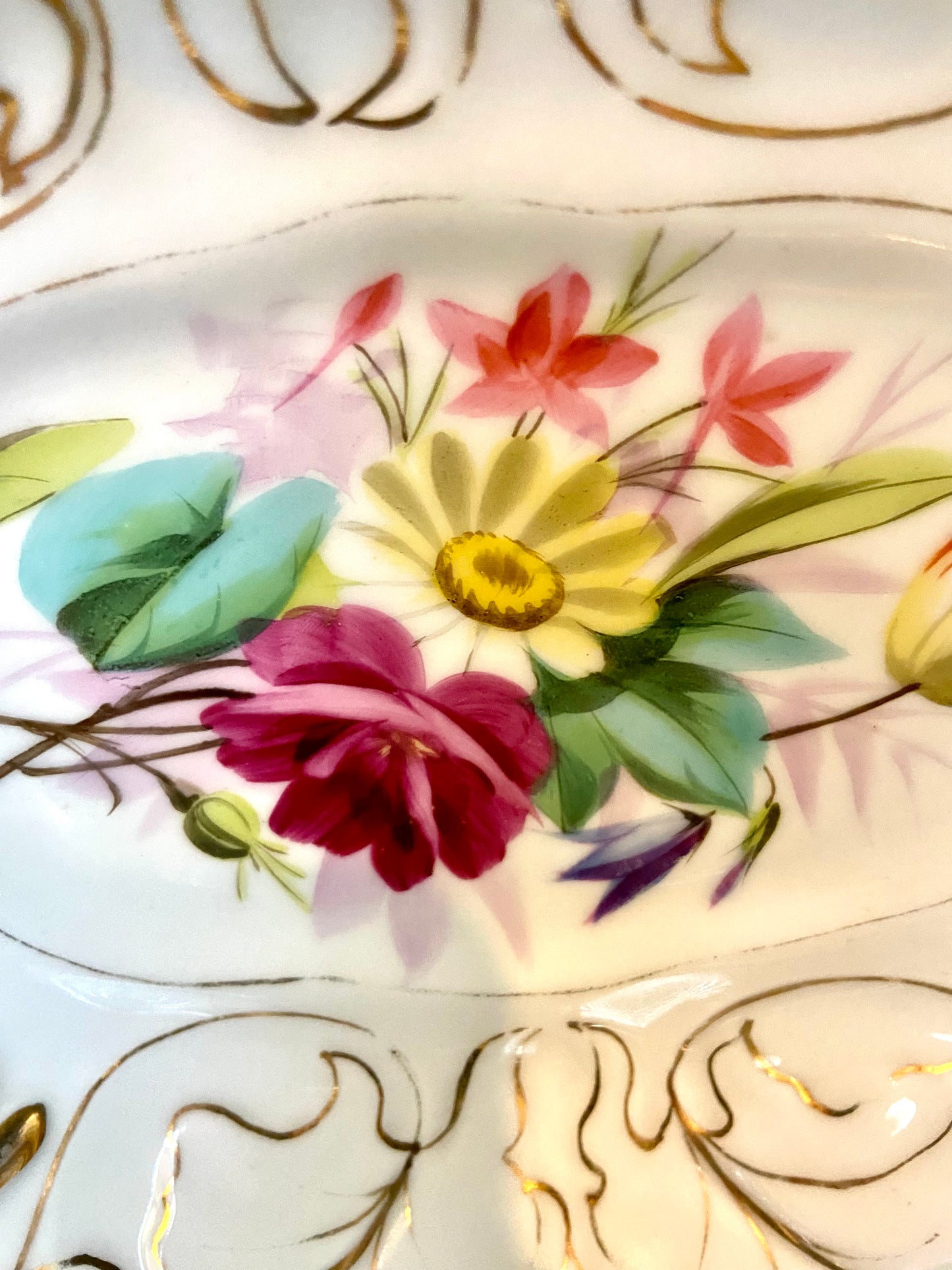 Lovely vintage scalloped botanical oval platter