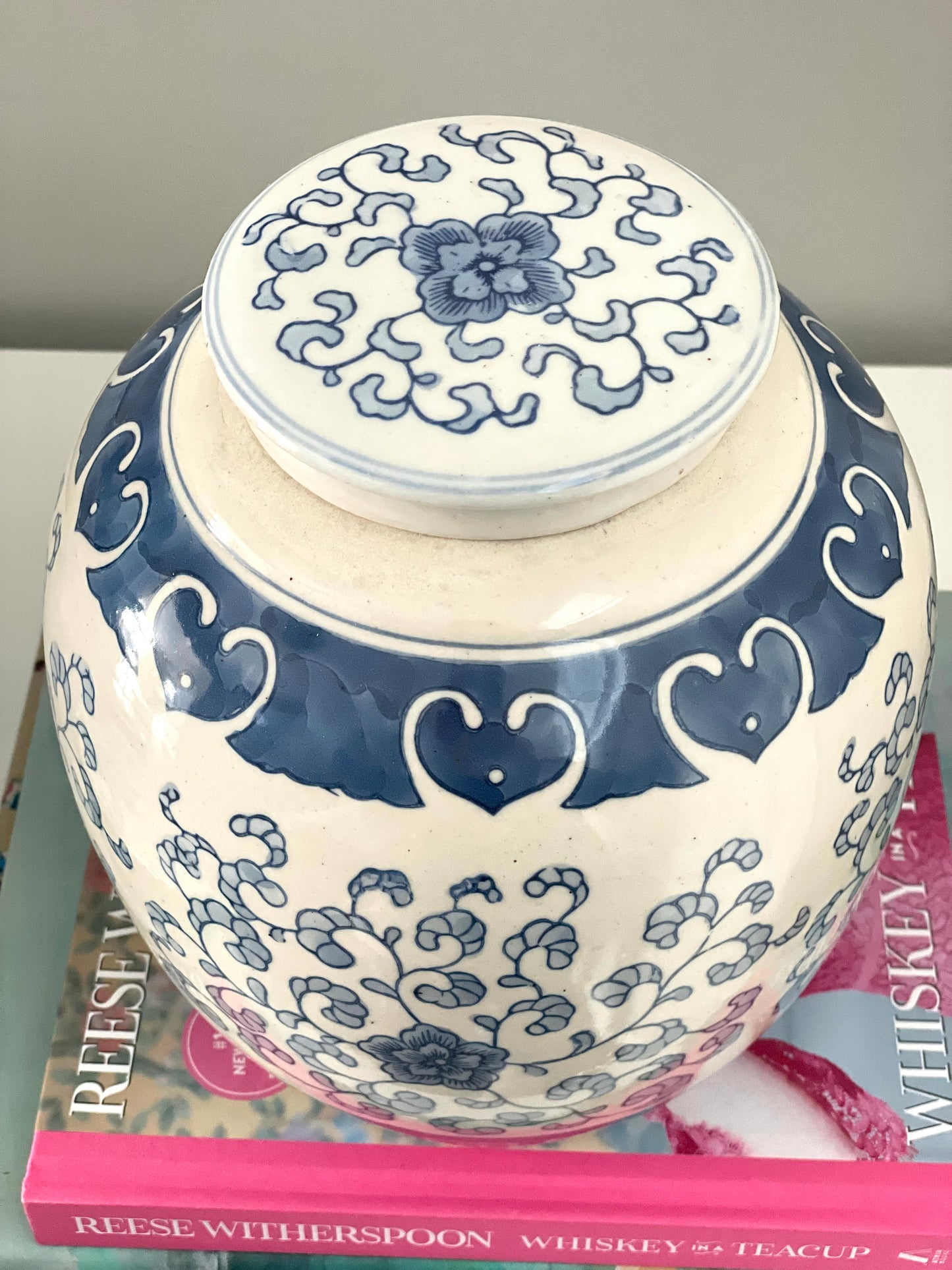 Vintage 8.5” Lidded Blue & White Ginger Jar