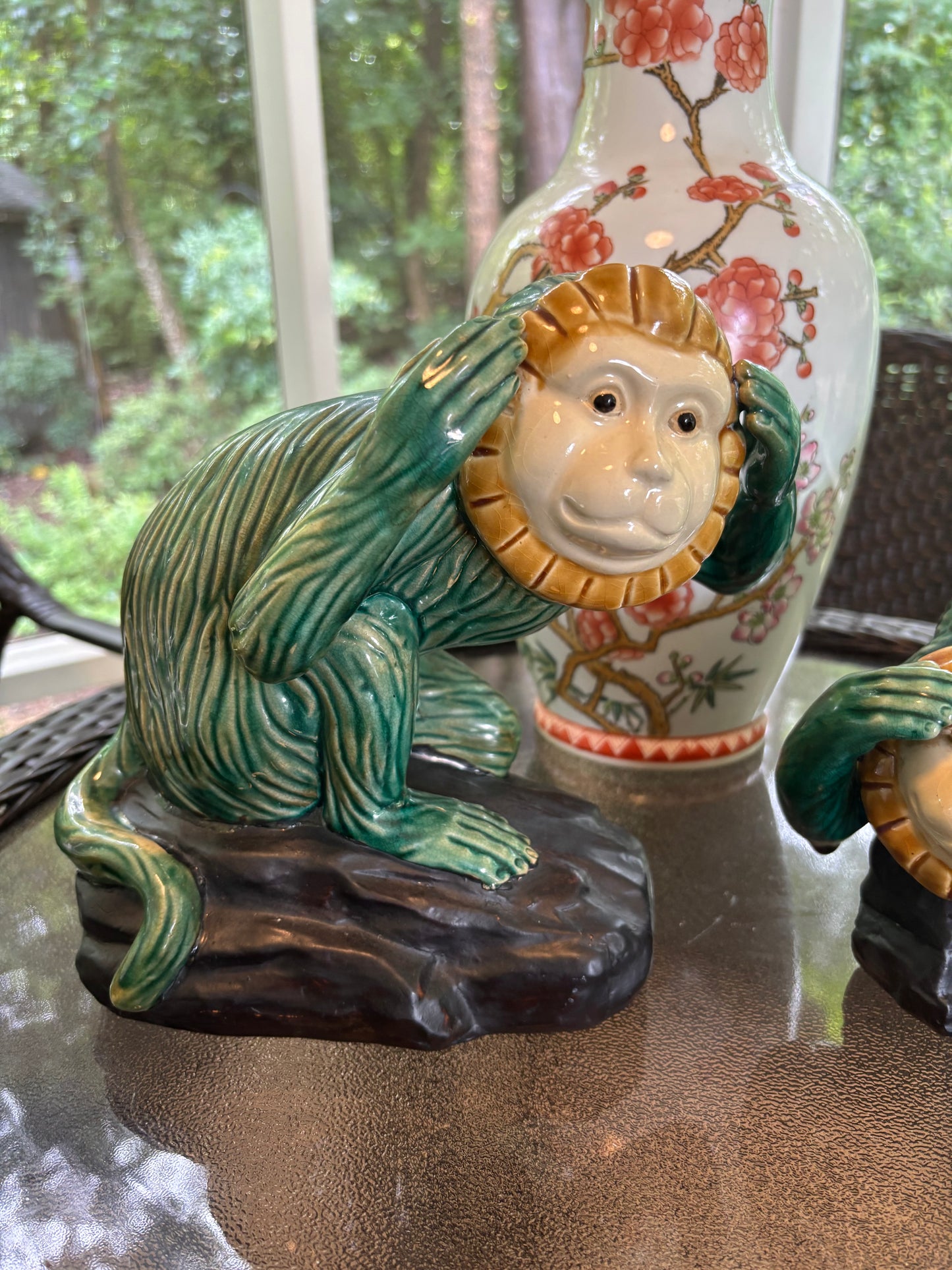 Precious pair of hear no evil, see no evil monkeys!