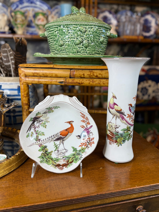 Mottahedeh Chelsea Bird Porcelain Vase & Shell Dish Set | Colonial Williamsburg | Vista Alegre Portugal | 11.25” Vase & 8.5” Dish