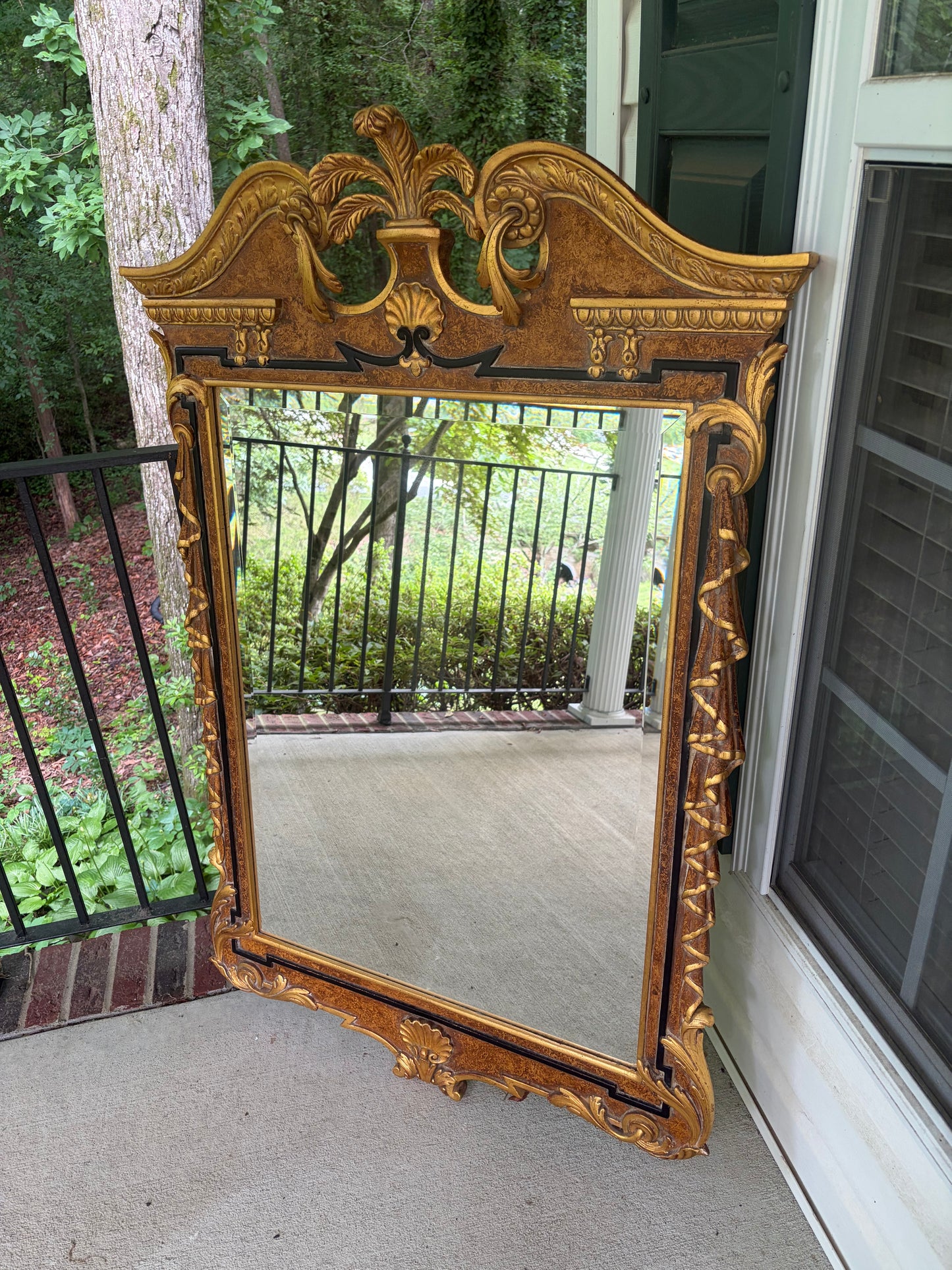 Stunning Italian Giovannini Chelini handcarved wooden mirror with ornate shell designs, arch pediment, and gilded details! As is!
