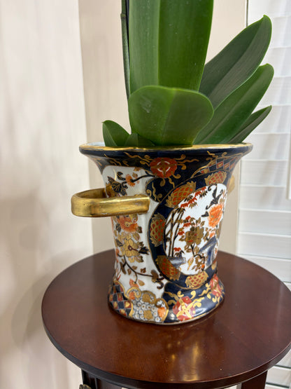 Beautiful Imari colors cachepot with gold handles!