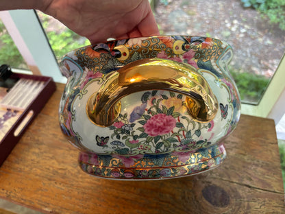 Stunning Famille Rose Medallion footbath with gold!