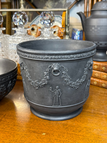🔥🔥 ON AUCTION 🔥🔥 Rare Antique Large Wedgwood Black Basalt Neoclassical Jardinière | Lion Masks, Grape Swags & Classical Figures | c.1870–1900 | 8” D × 6.75” H