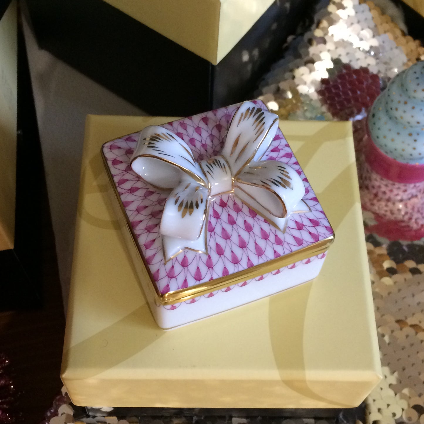 Herend Fishnet hand-painted porcelain with 24K gold: Box with Bow - 2” L × 1.75” H,
