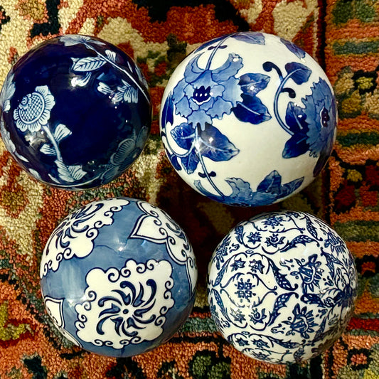 Sets of 4 large 5 in vintage Chinoiserie blue and white carpet balls