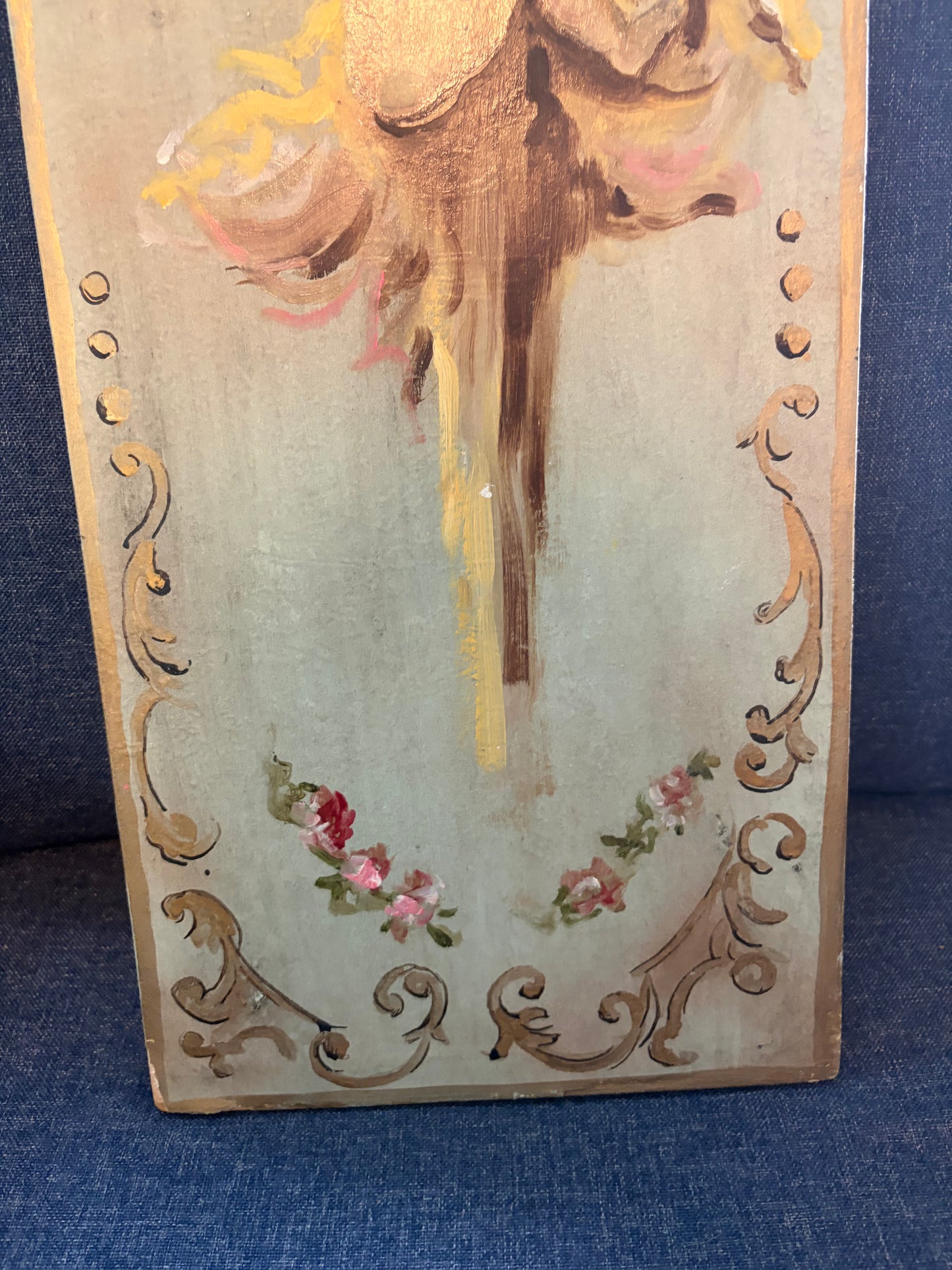 Gorgeous Italian handpainted panel featuring cherub and florals!