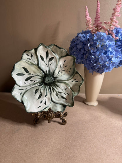 Hand painted flower shape plate green floral