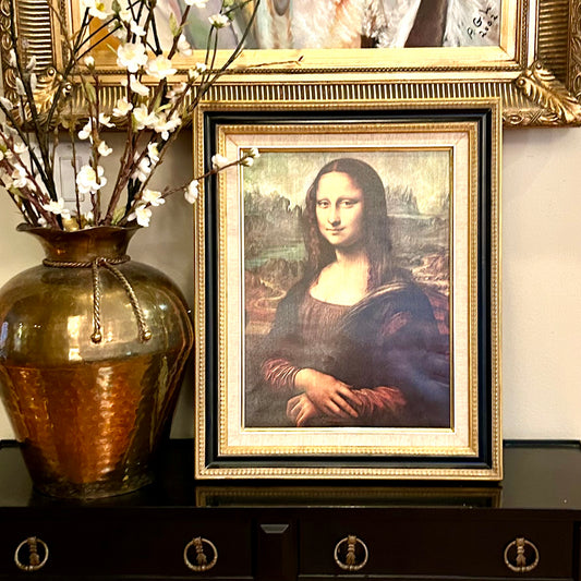 Chic vintage reproduction (obviously) of Mona Lisa wall art