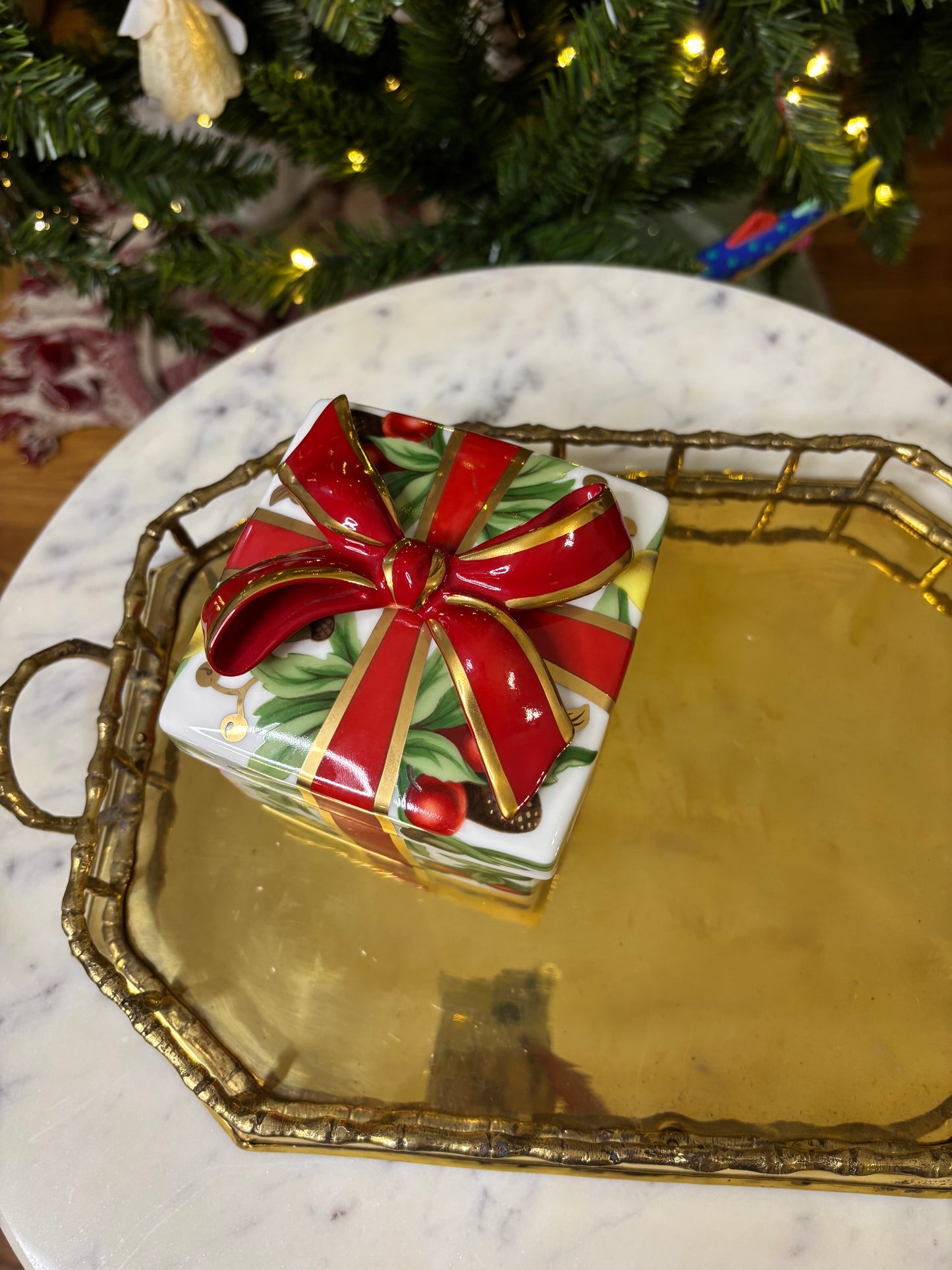 Stunning Tiffany & Co. present box!