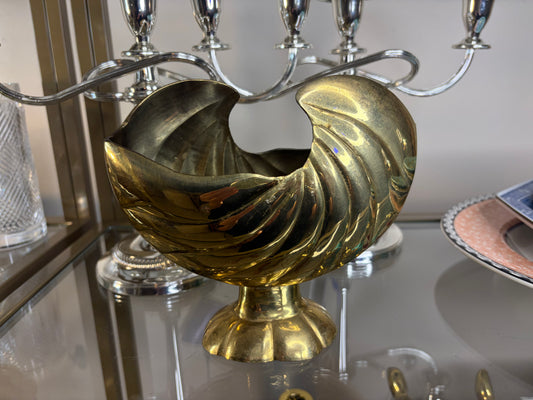 Beautiful brass nautilus seashell vase on pedestal!