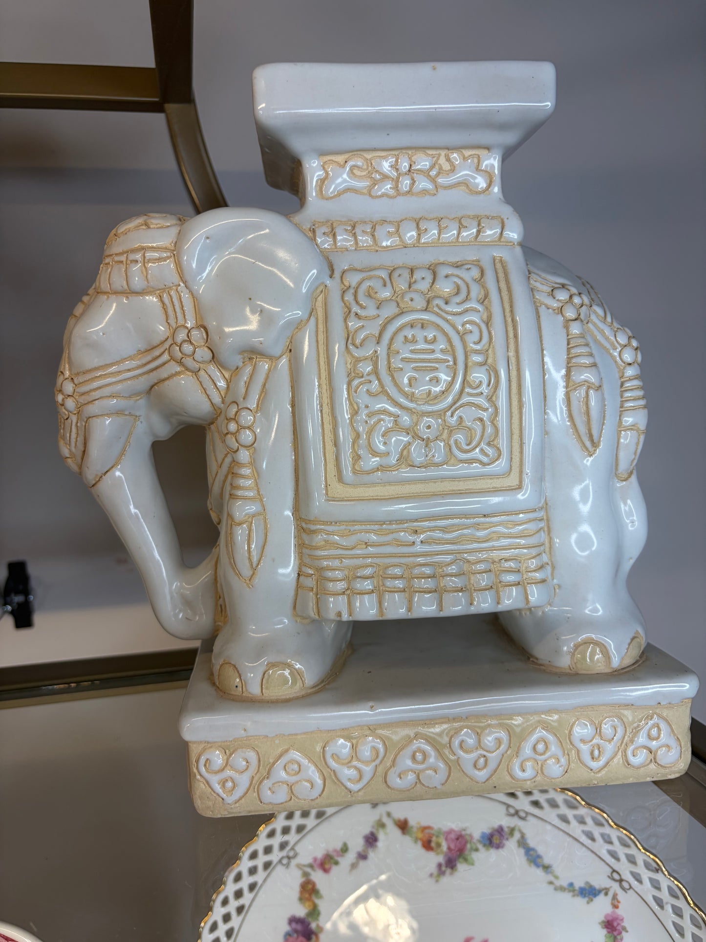 Sweetest elephant mini stand!