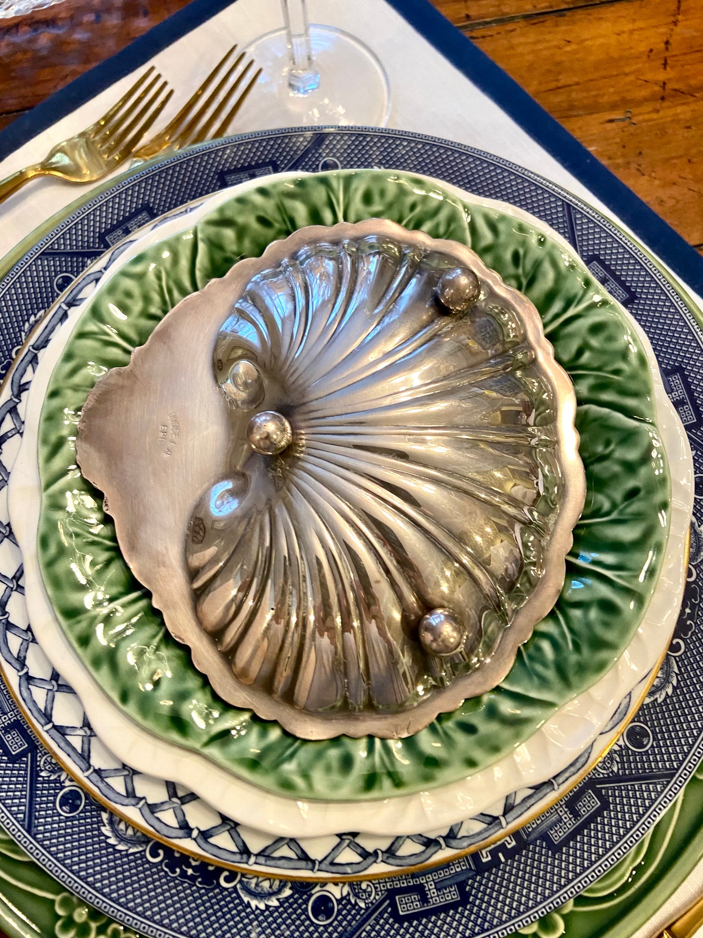 Chic vintage silver plate Hollywood regency clam shell footed candy or trinket dish .
