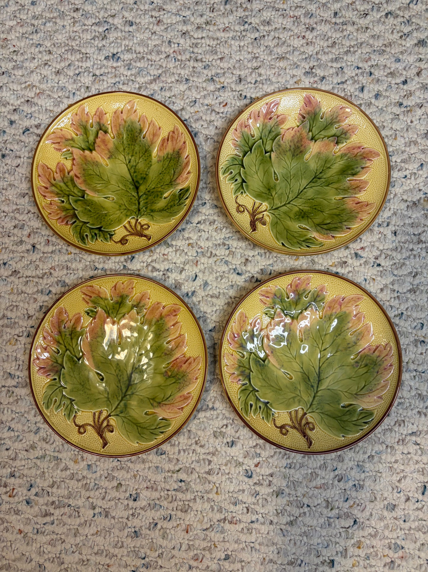 Majolica set of 4 leaf plates!