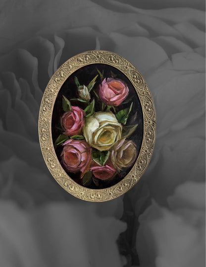 Solo Live Reserved pink and white bouquet of roses in antique frame