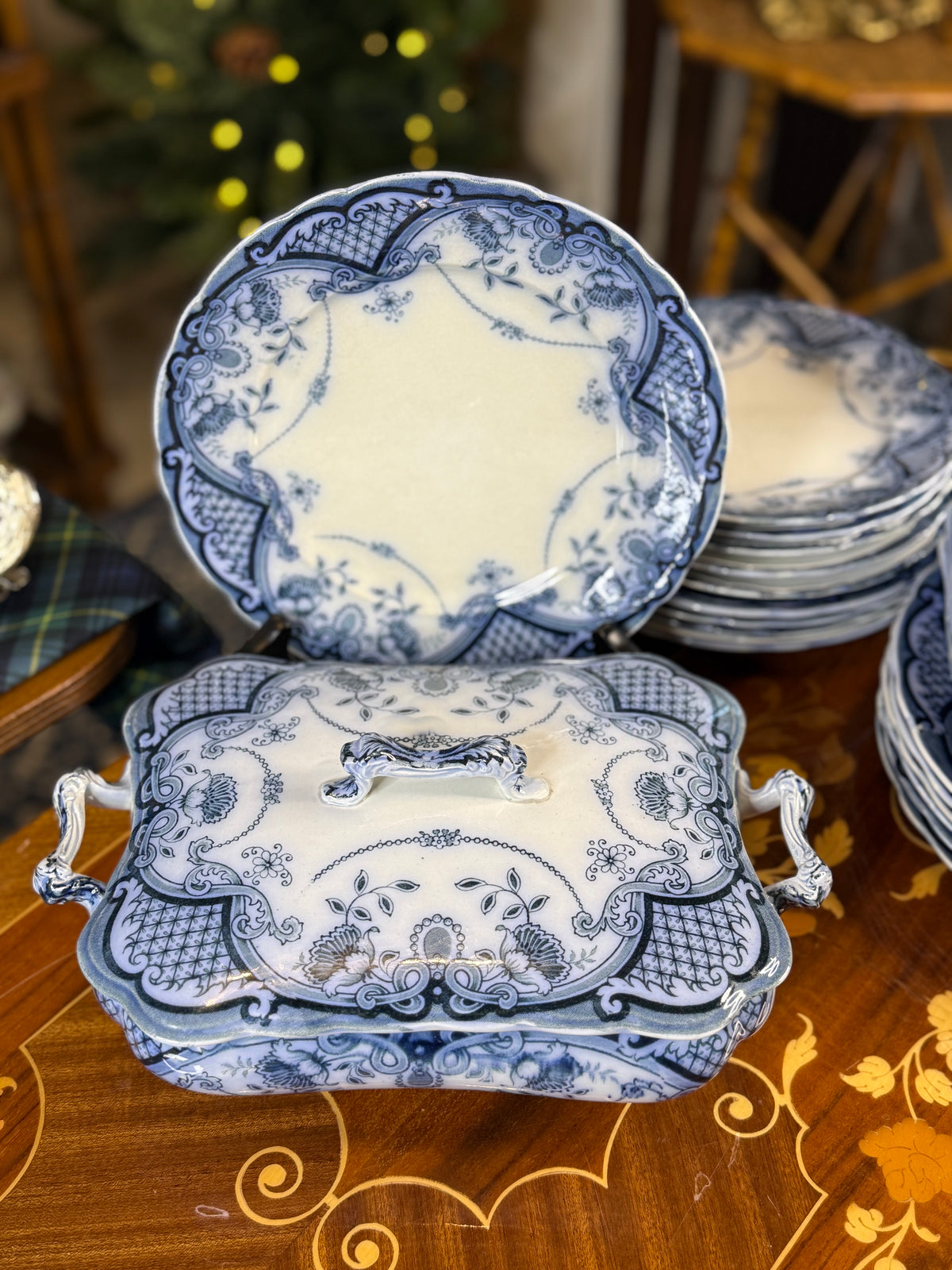 Antique Ford & Sons Flow Blue Dinner Service | 18 Plates, Tureens, Stands & Ladle | c.1900 | DA4517