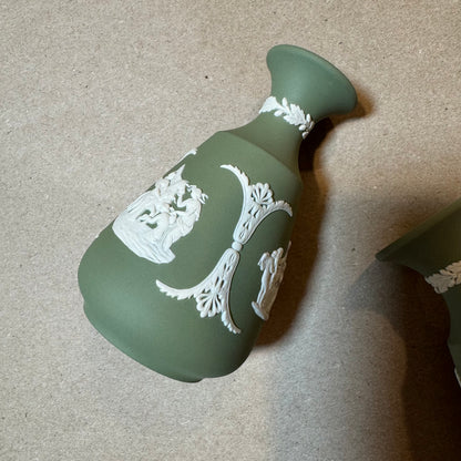 Live 06/15 sage green bud vases pair Wedgwood