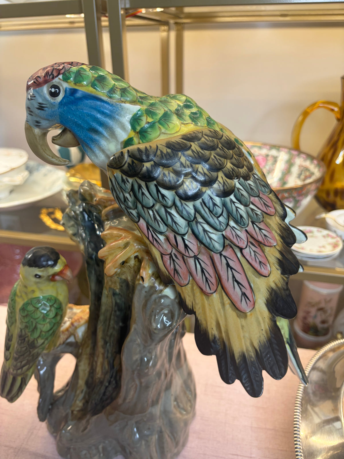 Incredible parrots figurine!