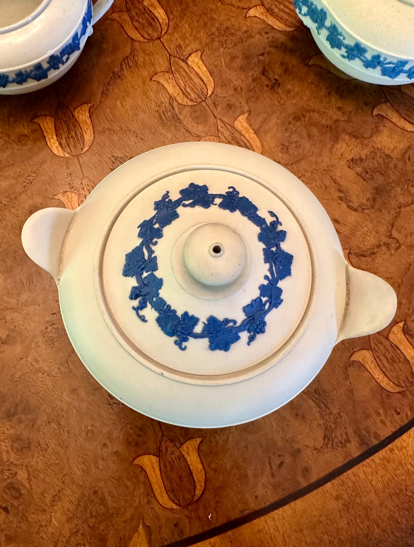 Antique Wedgwood Smear-Glazed Stoneware Covered Sugar Bowl with Lavender Sprigged Grapes