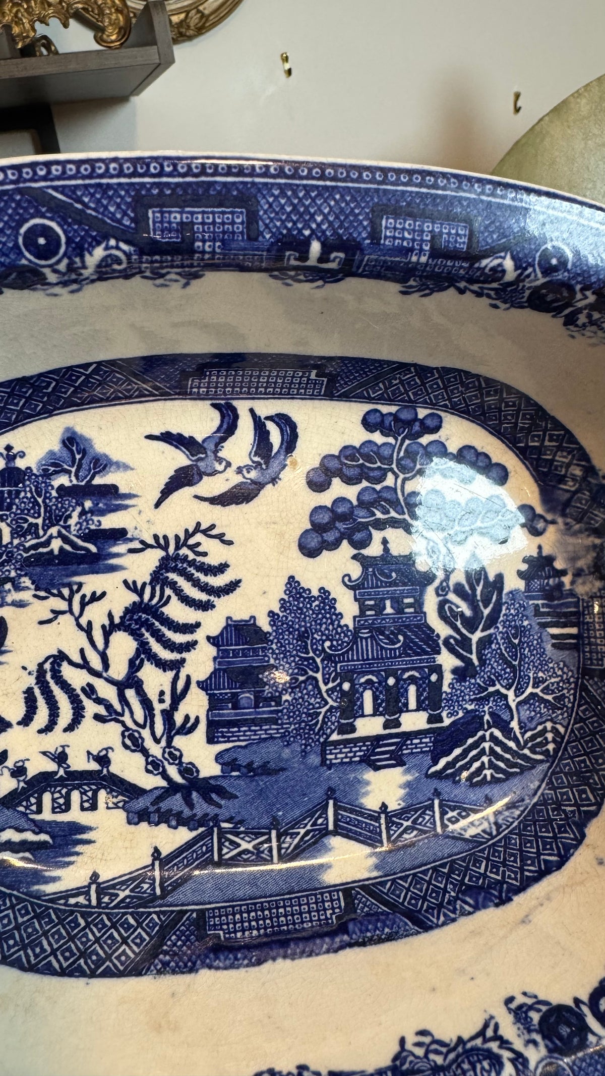 Blue willow deep bowl 9.5x7.5”