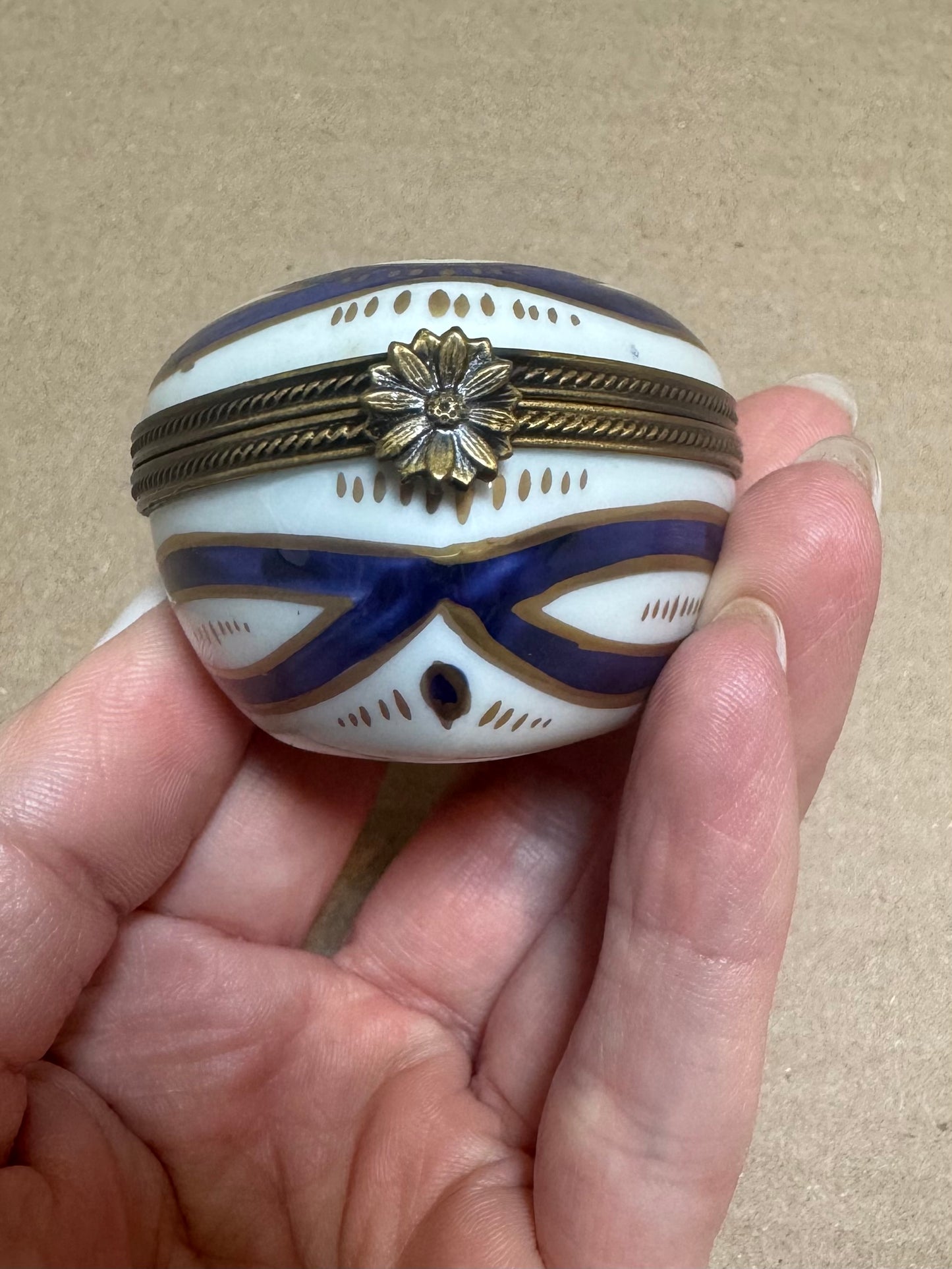 Authentic Limoges Hand-Painted Heart Trinket Box 🇫🇷 2x1.5”