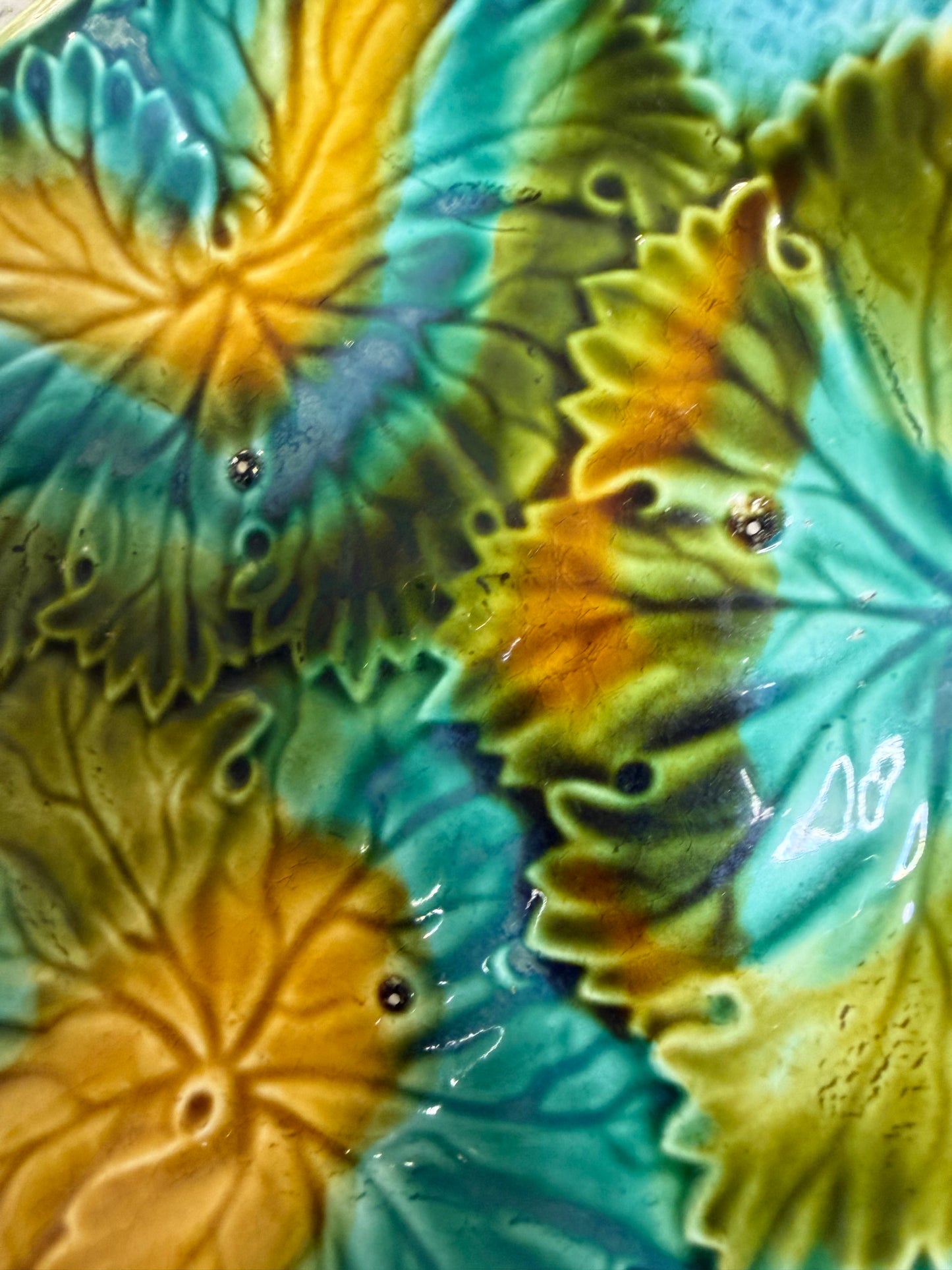 Gorgeous majolica leaf plates set of 3!