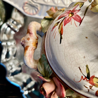 Glorious Italian Bassano lidded  cache pot planter centerpiece