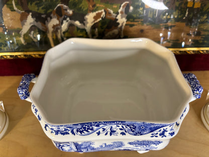 Stunning large Spode Blue Italian lidded tureen!