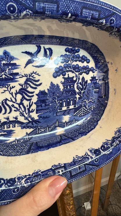 Blue willow deep bowl 9.5x7.5”