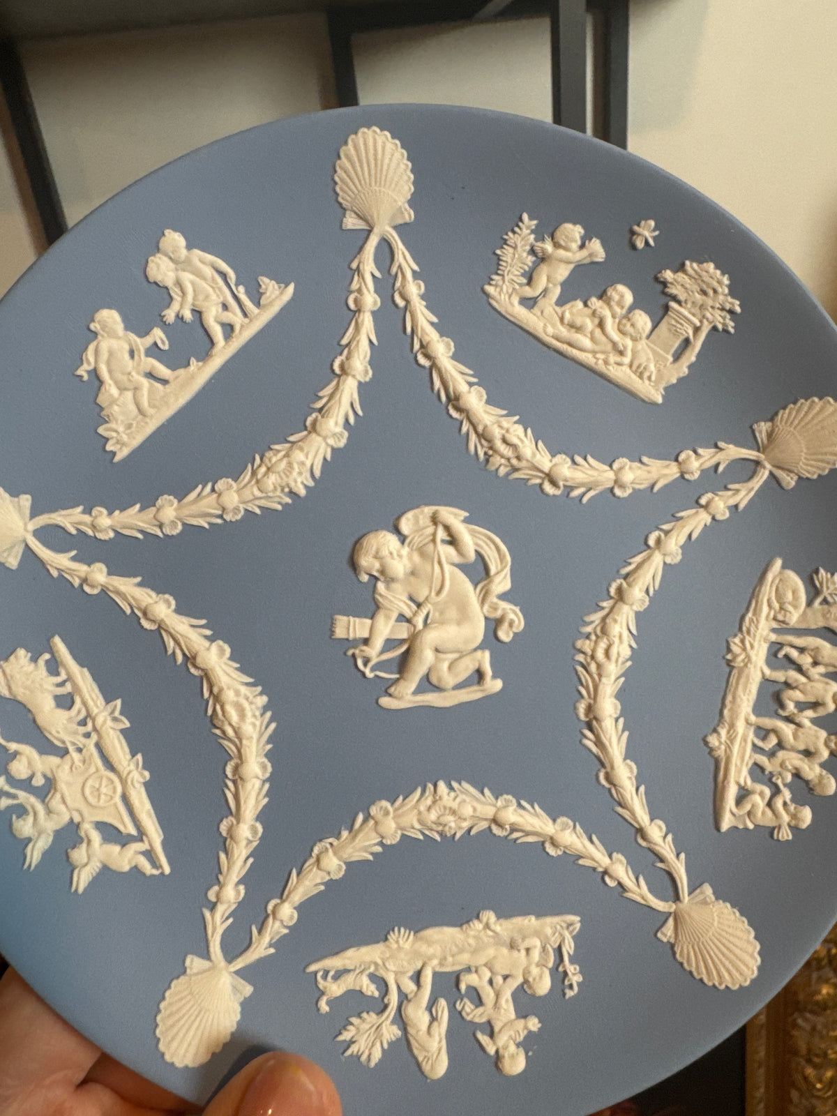 Wedgwood decorative plate 7”