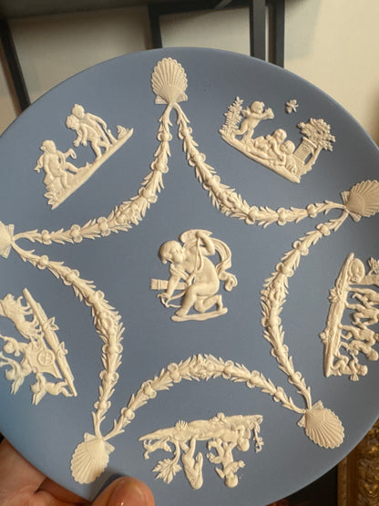 Wedgwood decorative plate 7”