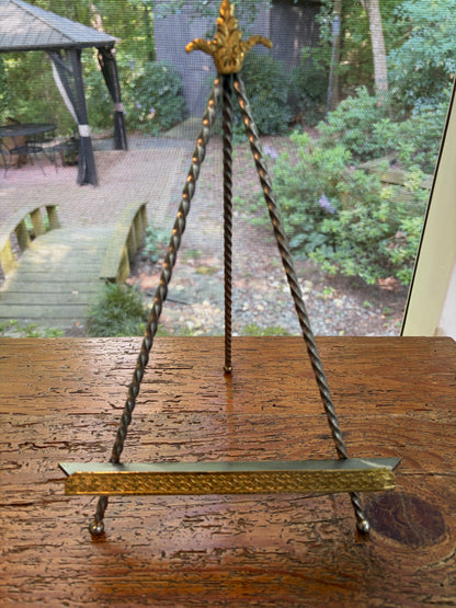 Lovely Italian brass and metal stand!