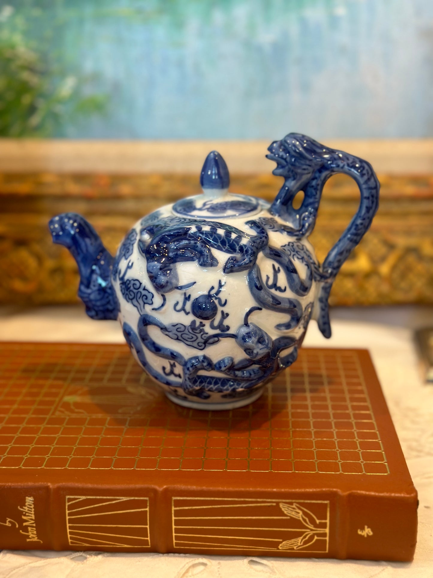 Stunning pair of blue and white dragon-shaped teapots - Pristine!