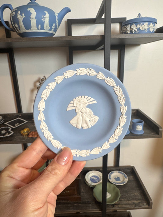 Wedgwood lavender white dish 4.5”
