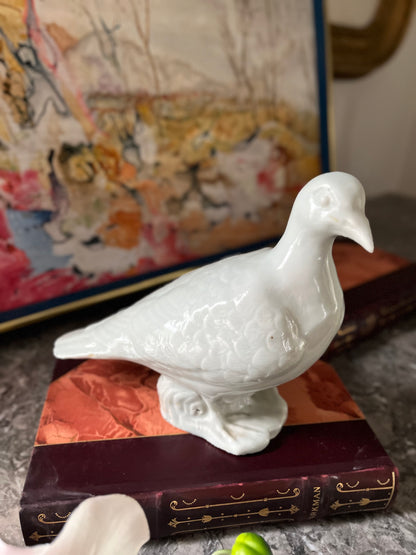 Live 09/29 Historic Estate Pair of Chinese Export White Glazed Porcelain Doves on Rockwork, Late Qing to Republic Period