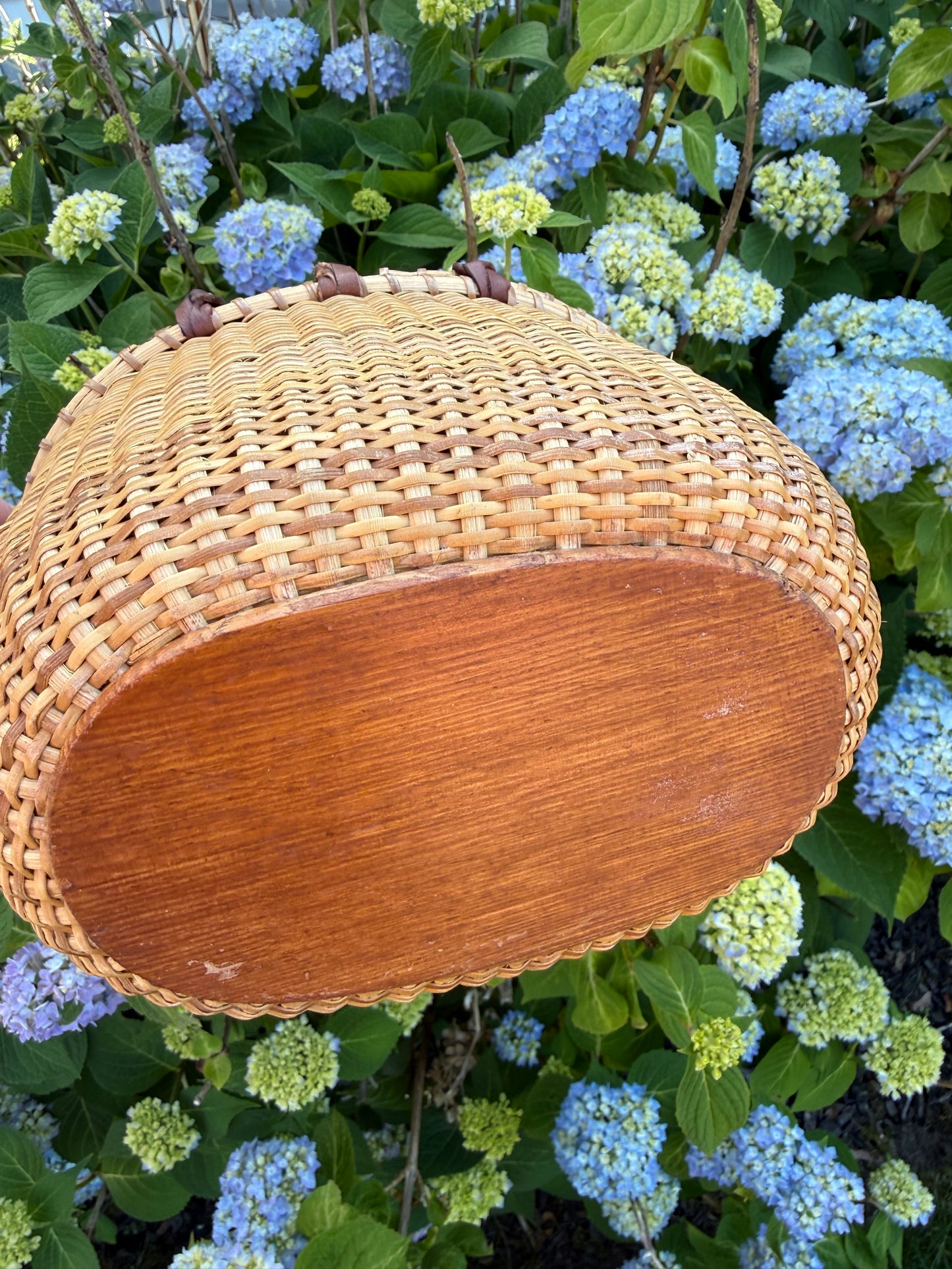 Vintage Double Scallop Shell Woven Nantucket Style Handled Basket