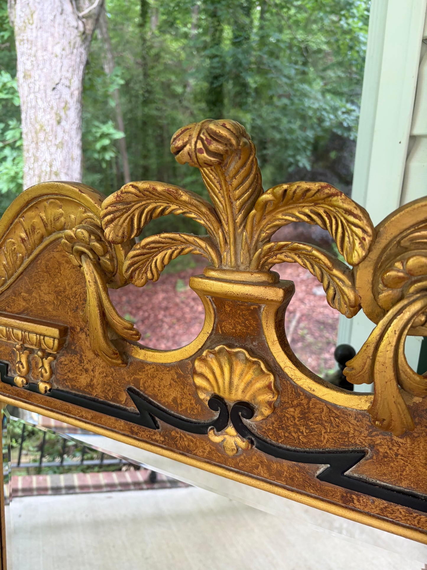 Stunning Italian Giovannini Chelini handcarved wooden mirror with ornate shell designs, arch pediment, and gilded details! As is!