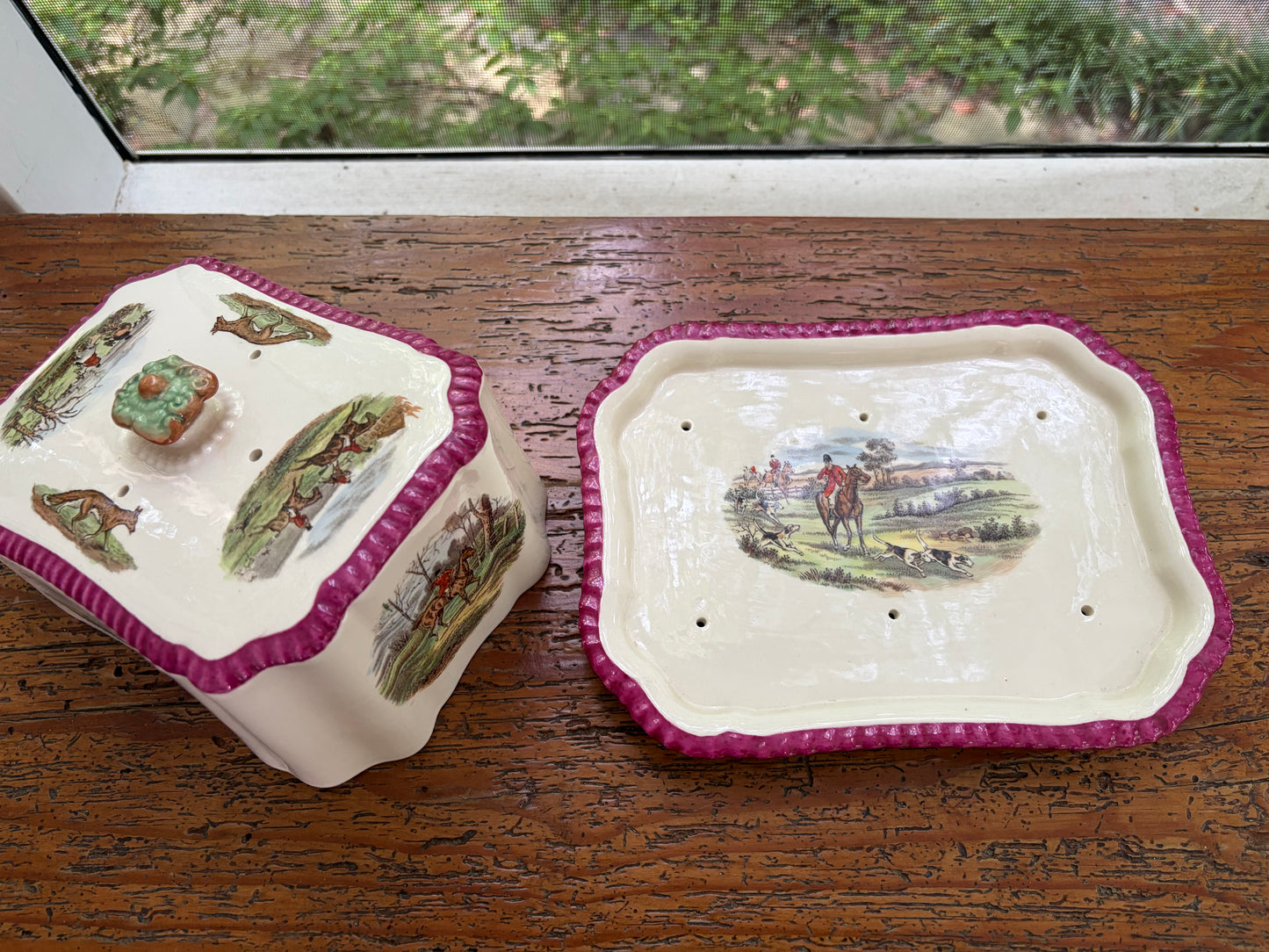 Stunning antique Copeland Spode hunting scene cheese dome!