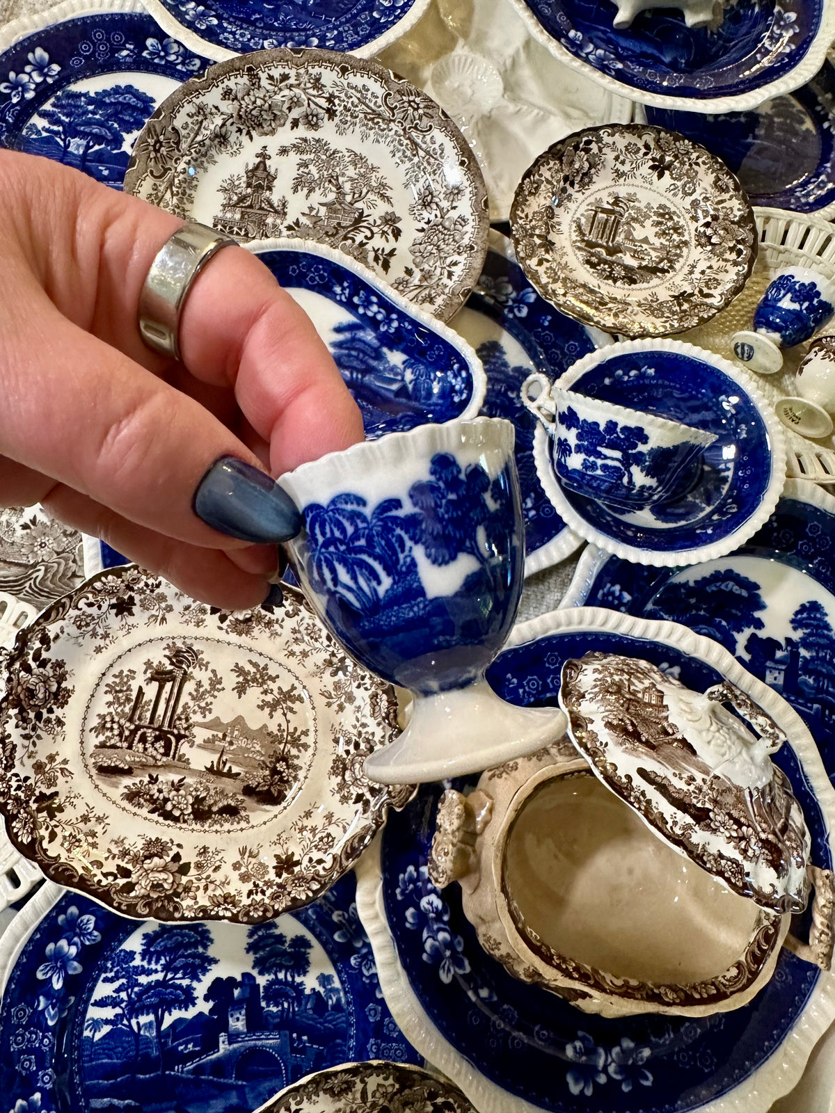 Early 20th Century Copeland Spode Tower Blue Single Pedestal Egg Cup