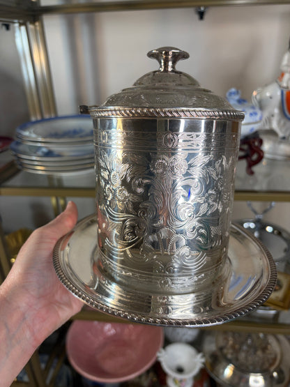 Stunning antique silverplated Barker Ellis biscuit jar!