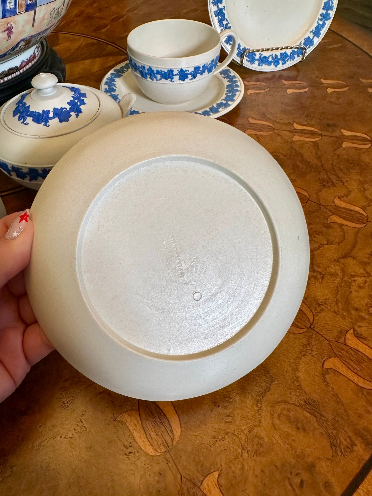 Antique Wedgwood Smear-Glazed Stoneware Shallow Bowl with Lavender Sprigged Grapes