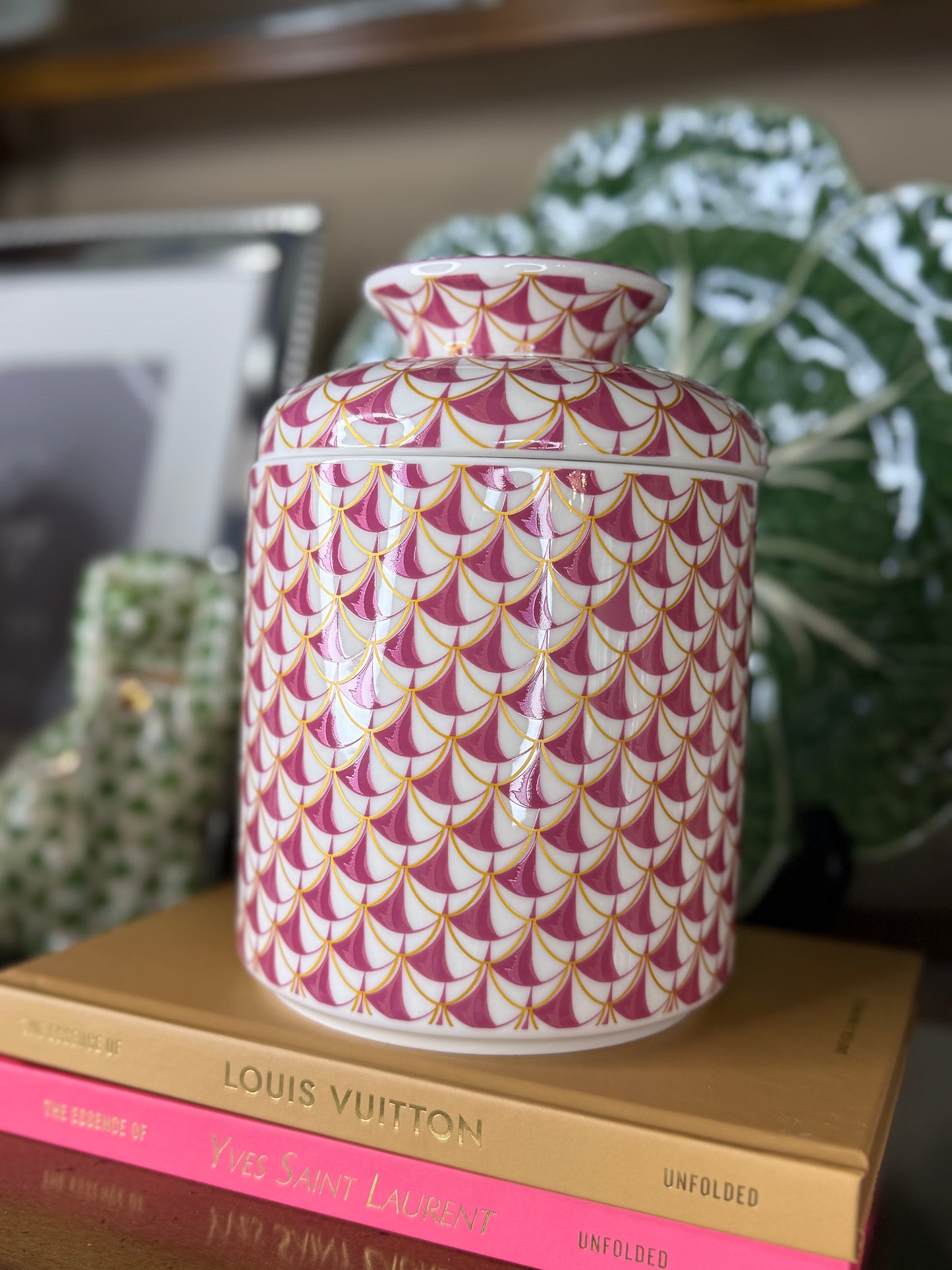 Danny's Fine Porcelain: Pink Fishnet Porcelain Tissue Box Cover – Round Hand-Painted Decorative Tissue Holder, 7” #41437