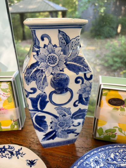 Lovely chinoiserie blue and white floral vase!