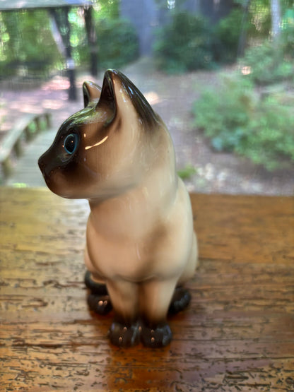 Sweetest Siamese cat figurine with blue eyes!