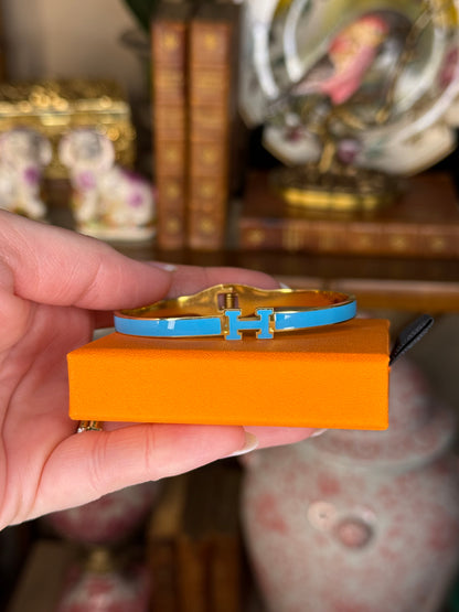 Turquoise Enamel “H” Gold Hinged Bangle Bracelet