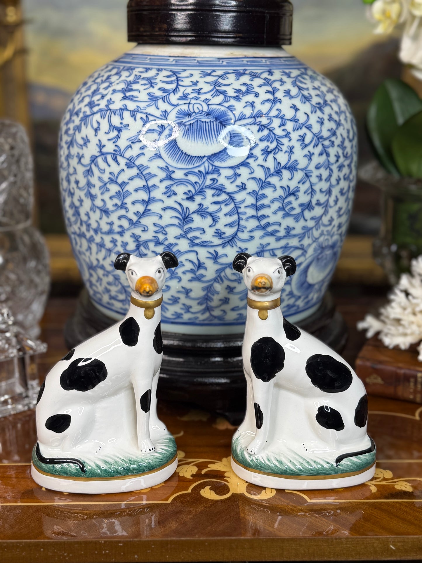 Pair of Chelsea House Staffordshire-Style Spaniel Dogs – Hand-Painted Ceramic (5.75”)