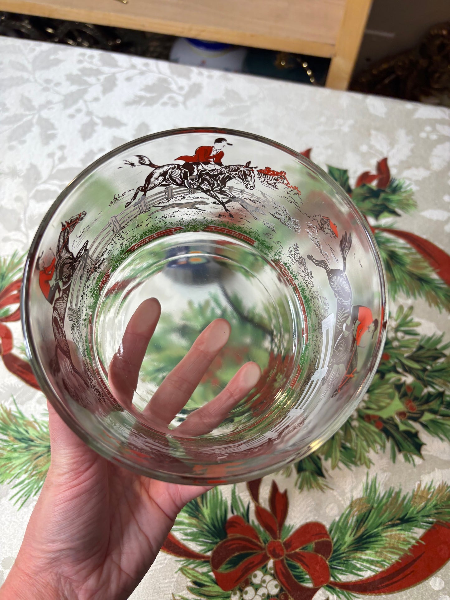 Vintage Hazel Atlas glass ice bucket with a fox hunting scene!