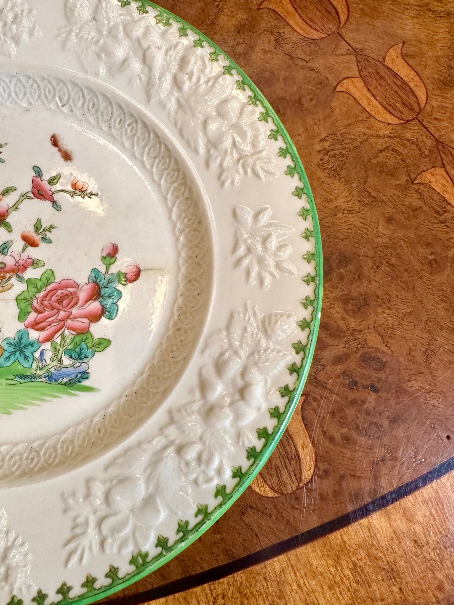 Pair of Antique Georgian Spode Porcelain Plates with Staple Repair – Pattern No. 216, Indian Tree / “Willis” Style, Circa 1790–1815