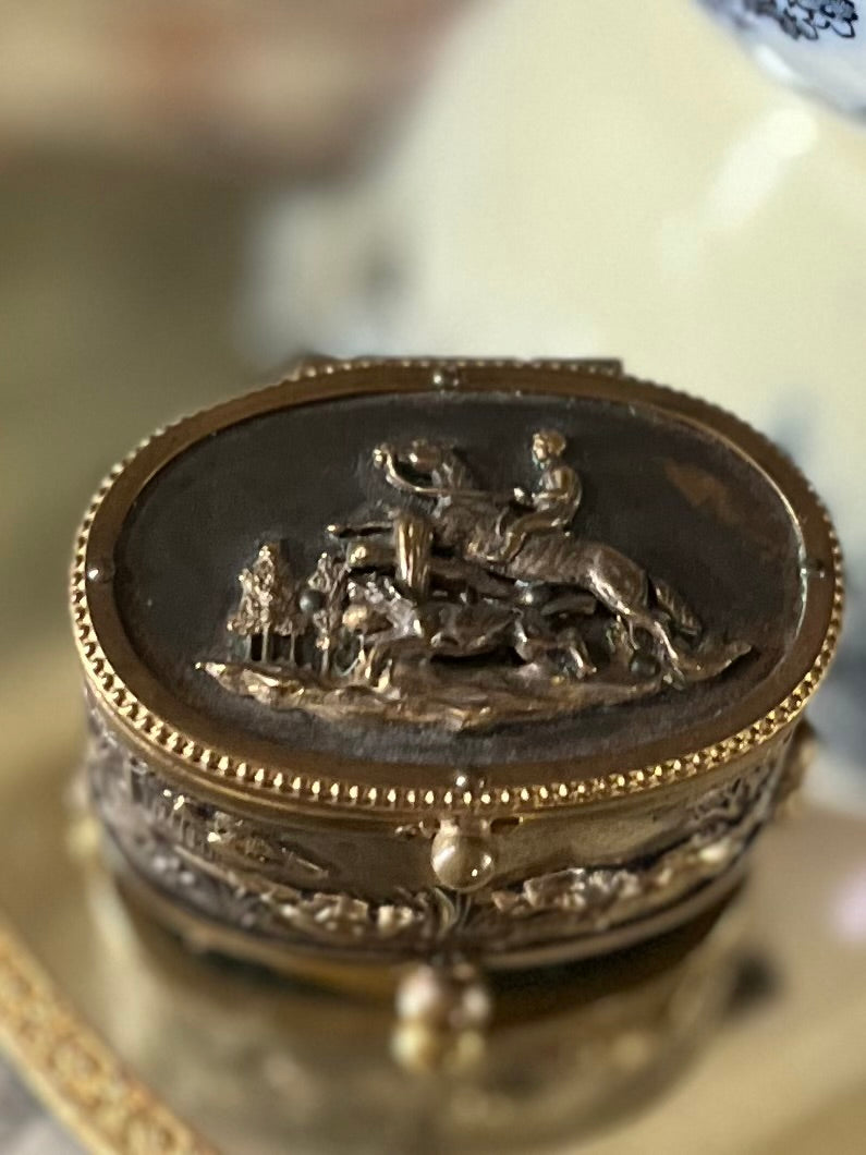 Live 08/25 Antique French Brass Bas Relief Hunt Scene Miniature Jewelry Casket